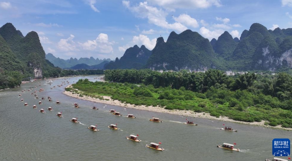 中国各地でピークを迎えた夏休み旅行