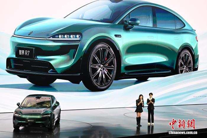 ファーウェイが新型スマートカー車種を複数発表　四川省成都