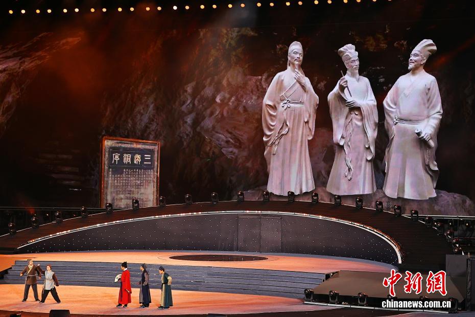 第16回中国長江三峡国際観光フェスティバルが開幕　湖北省