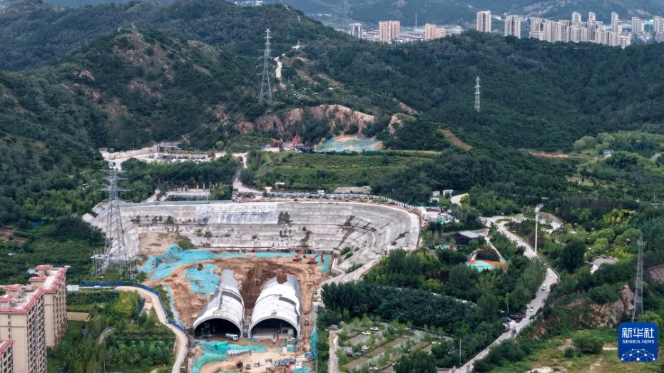 国内で最大スパンの断面となる都市交通トンネルが完成　山東省