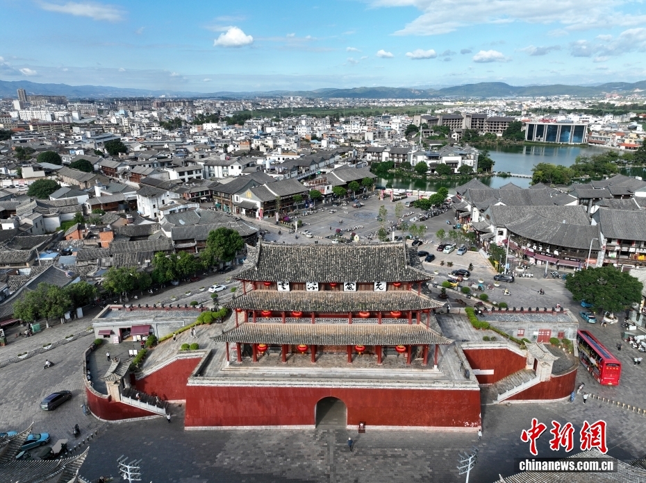 今も生き続ける千年の古都・雲南省建水