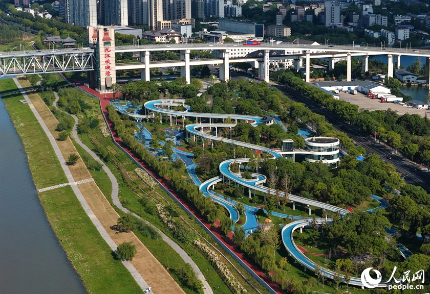 活気を見せる長江の水運　江西省九江