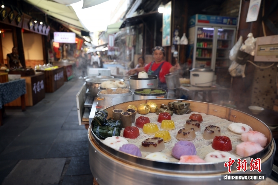 朝から人情味あふれるムード漂う浙江省蘭渓市の游埠古鎮