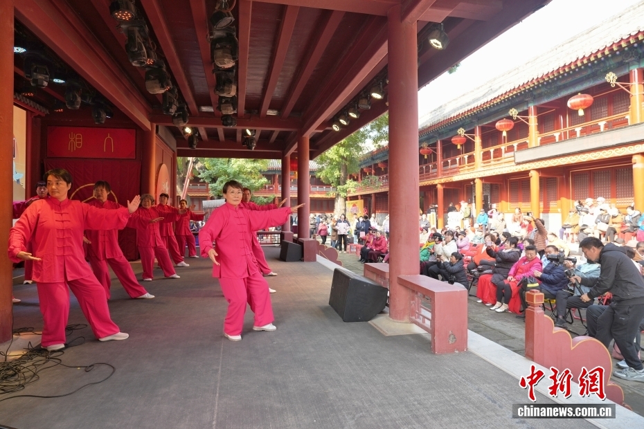 北京民俗博物館で重陽節を祝う文化イベント