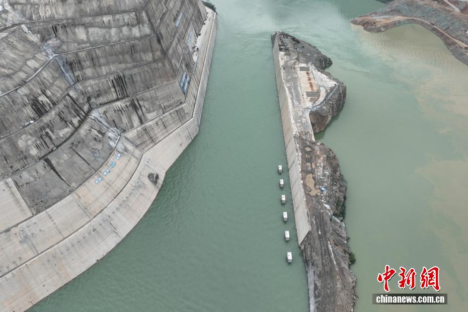 烏江白馬航電ターミナルの誘導水路の試運転が成功　重慶市