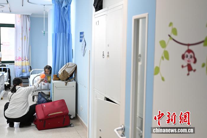 モンゴルの先天性心疾患児14人が北京に到着　無償での手術・治療へ