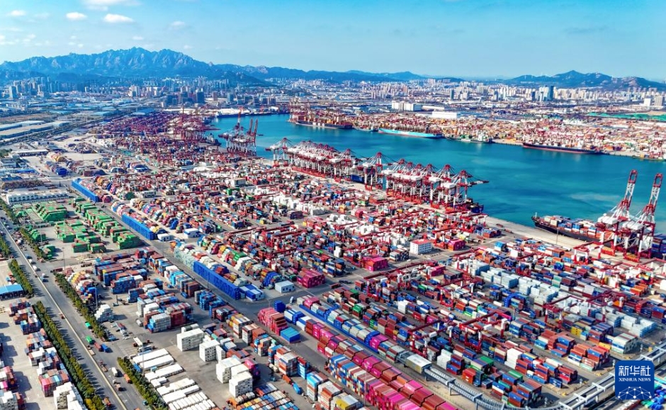 「ダブル11」控え、越境EC貨物船の出航相次ぐ　山東省青島市