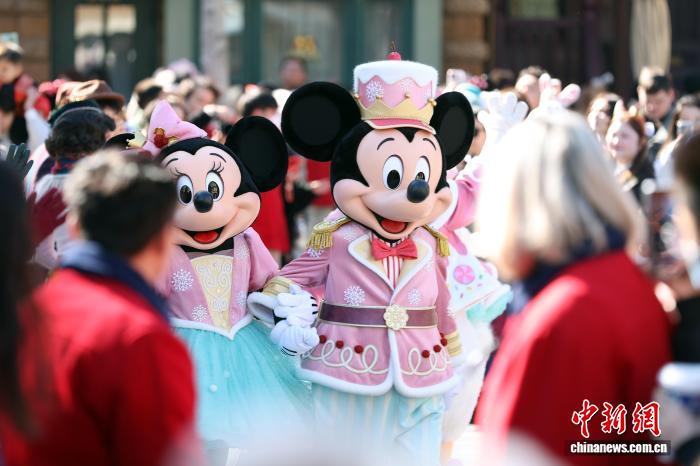 上海ディズニーのディズニー・ウィンター・フロスティバルが来園客を魅了
