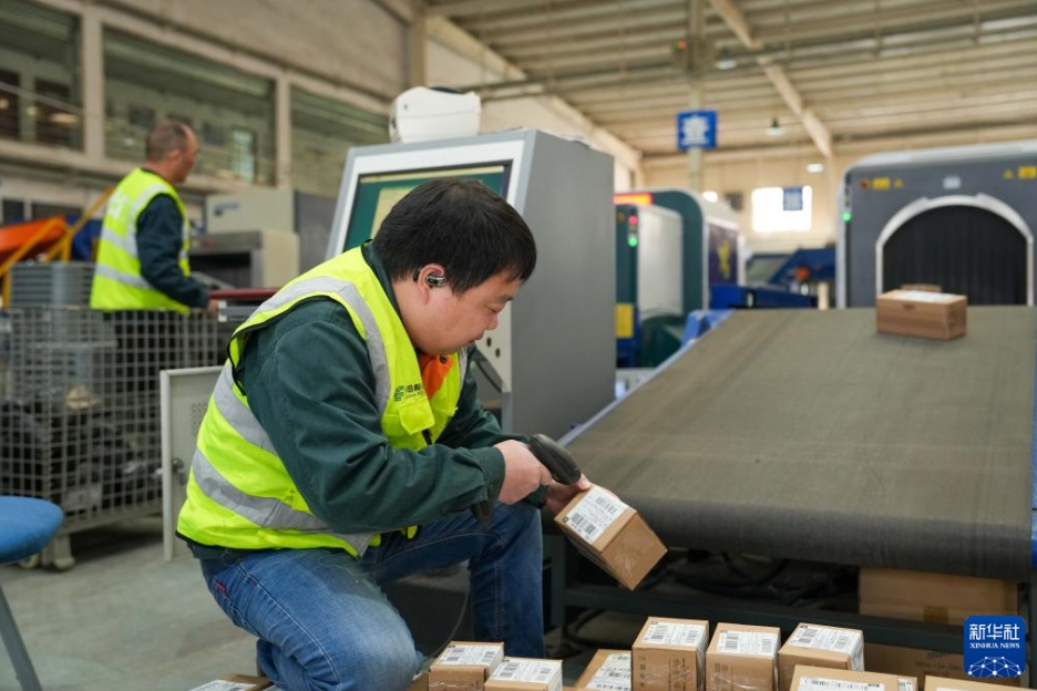 出入国する小包の通関効率アップで高い質の発展を後押し　湖南省長沙