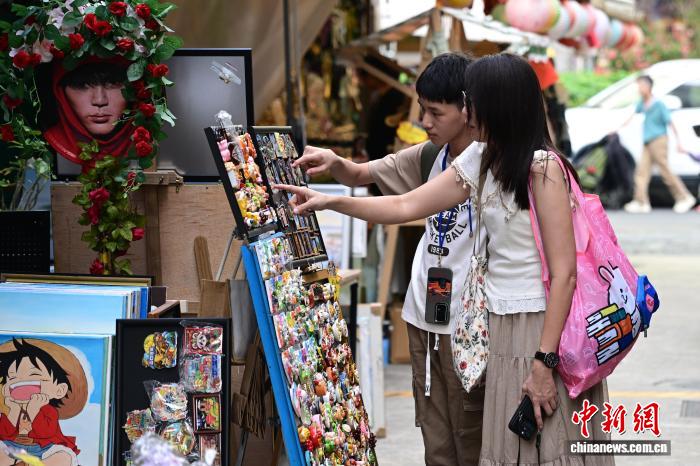 大芬油絵村をそぞろ歩き　広東省深セン