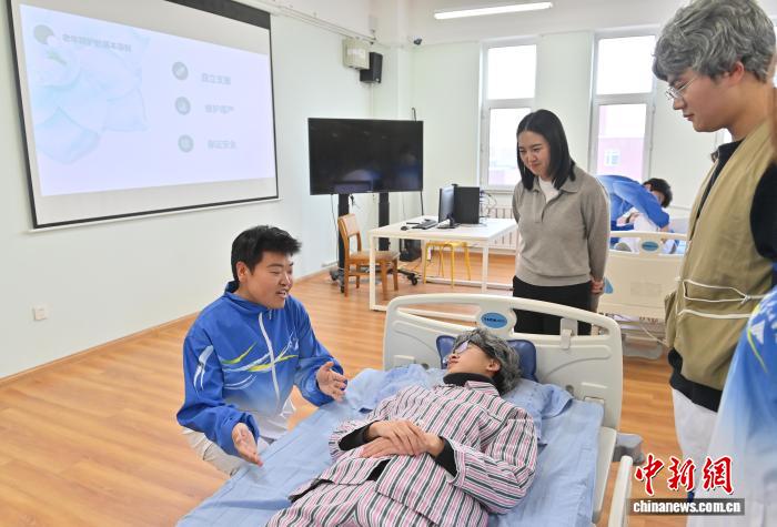 大学が「シルバー産業」の専攻を開設、成長産業へ若者を誘致　吉林省長春