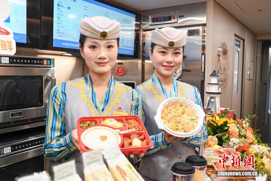 広東省の広州と湛江を結ぶ高速鉄道が22日に開通