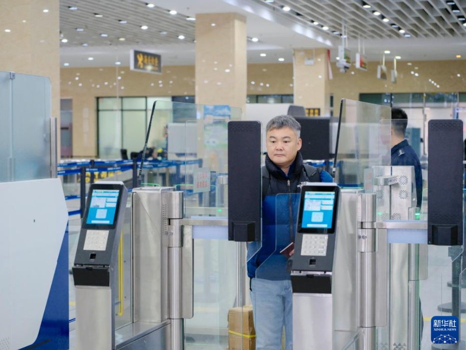 二連浩特通関地の出入国者数と貨物量が過去最高を記録　内蒙古