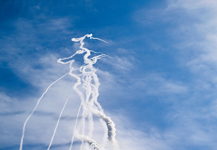 東部戦区が実弾射撃訓練を高画質画像で公開