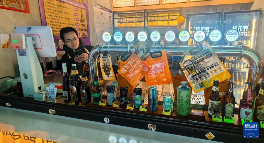 地下鉄駅に利便性兼ね備えった店舗が展開　北京