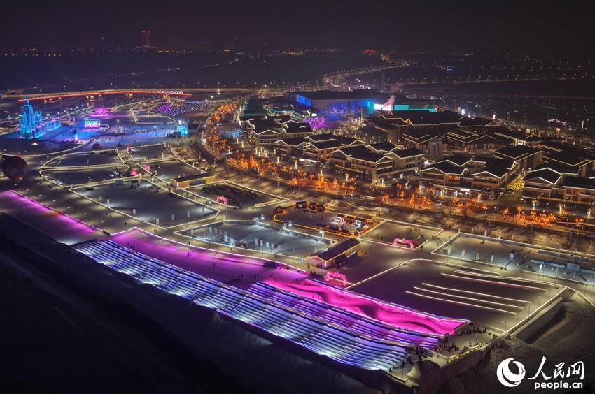 氷雪資源の優位性を発揮した各種イベントを楽しむ市民　吉林省長春