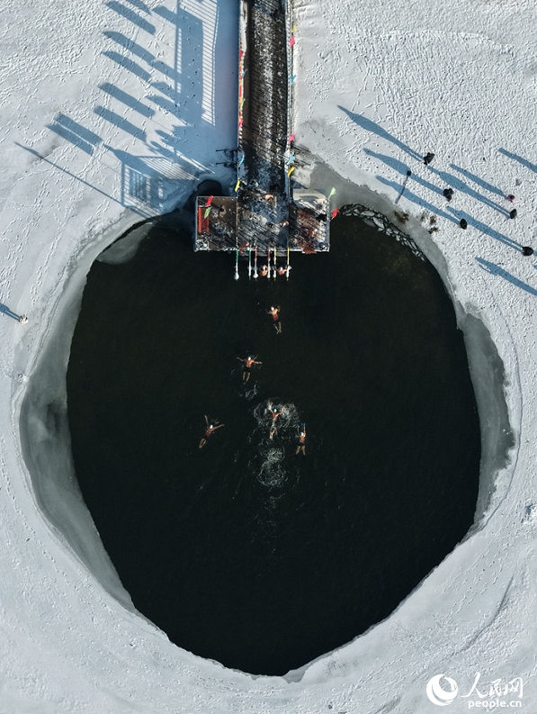 氷雪資源の優位性を発揮した各種イベントを楽しむ市民　吉林省長春