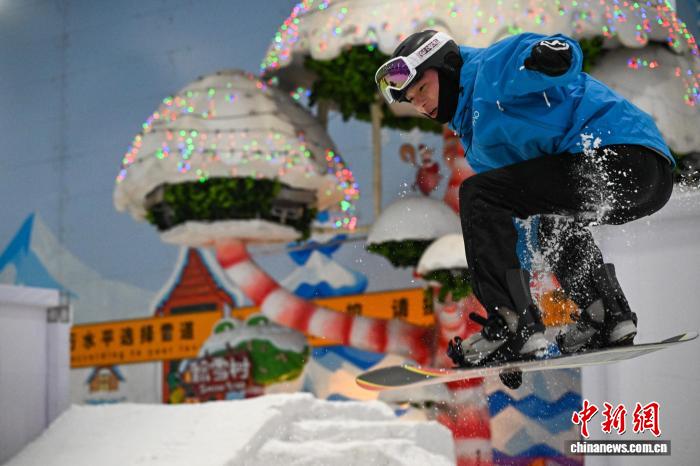 雲南省昆明で楽しむウィンタースポーツ