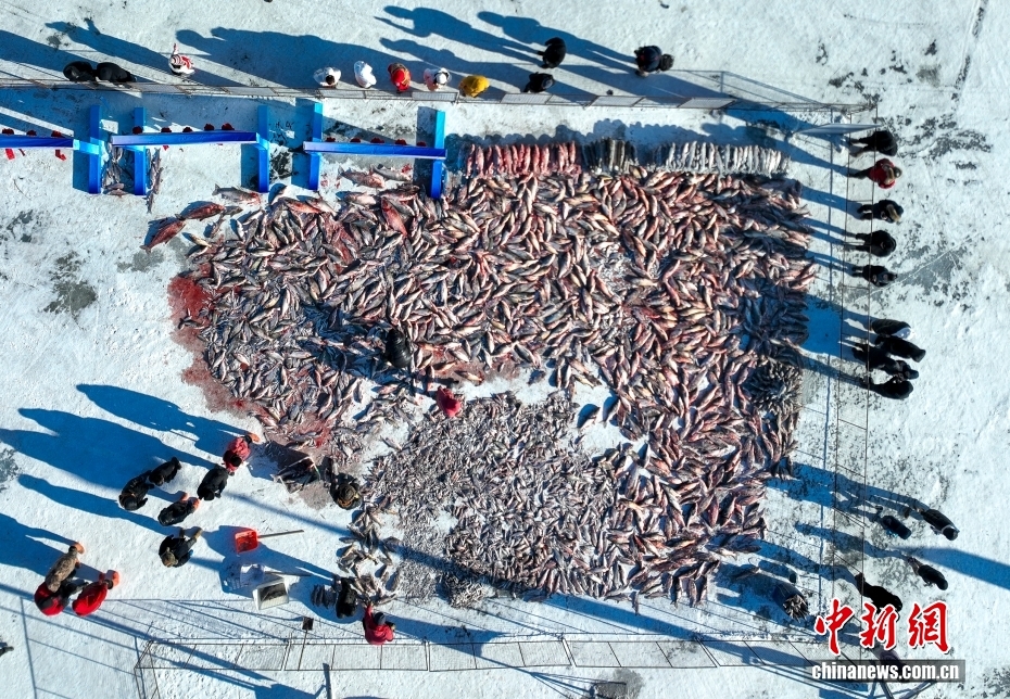 冬の漁シーズン到来　吉林省大安