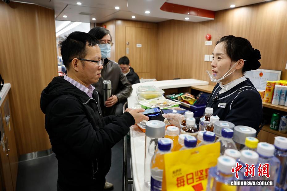 上海・香港間直通「緑皮車」Z99号が高速列車D99号に切り替わり、初運行