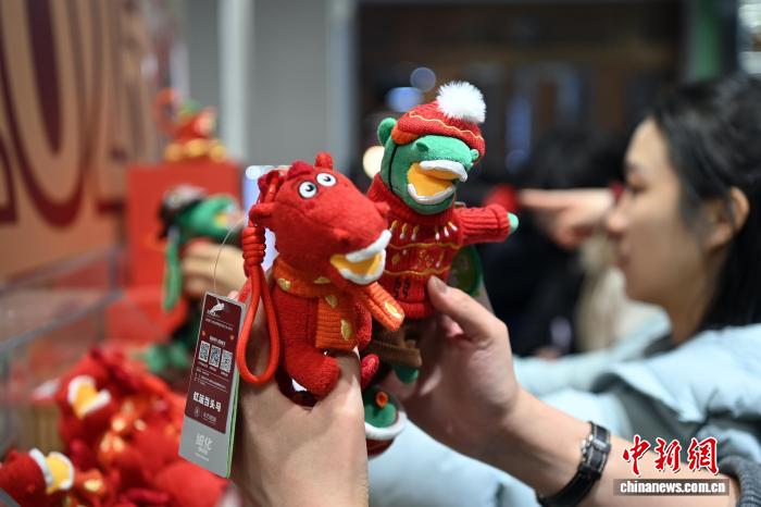 甘粛省博物館で干支の馬をテーマにしたユニークなナイトイベント