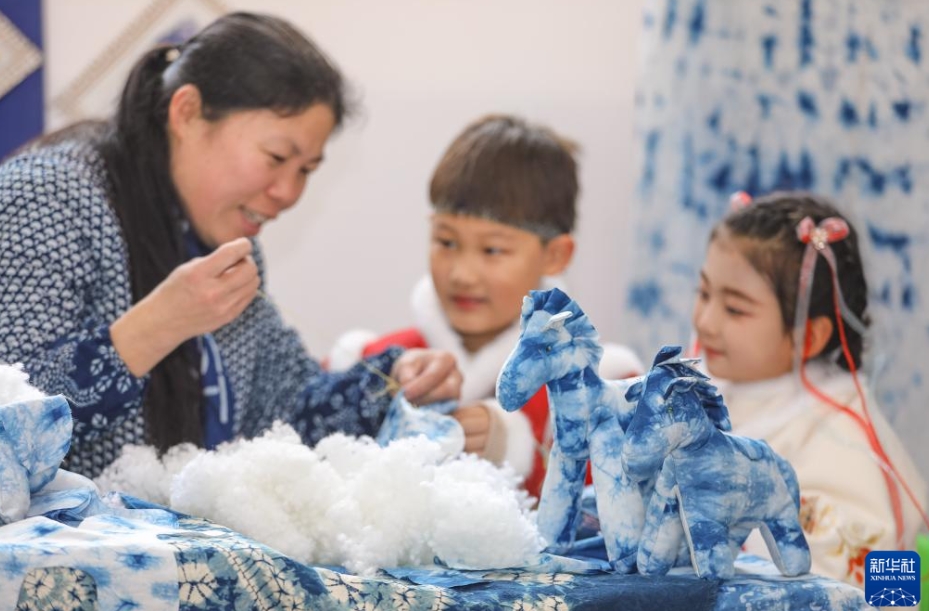 新春を全力で駆け抜ける文化クリエイティブグッズの「馬」　山東省