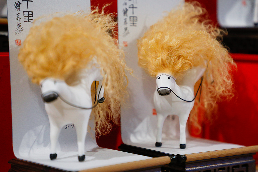 みだれ髪の馬（写真著作権はCFP視覚中国所有のため転載禁止）