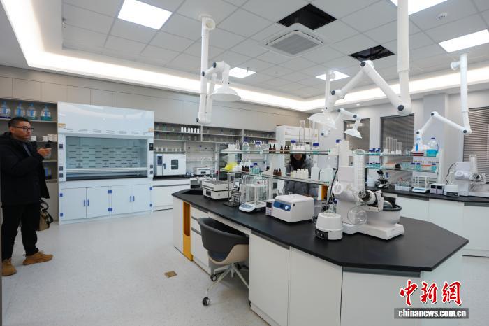 「竪店」国際ショート動画センターを訪ねて　上海