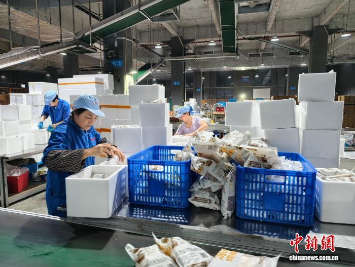 「チルドタニシ麺」が春節用品の売れ筋に？　広西・柳州