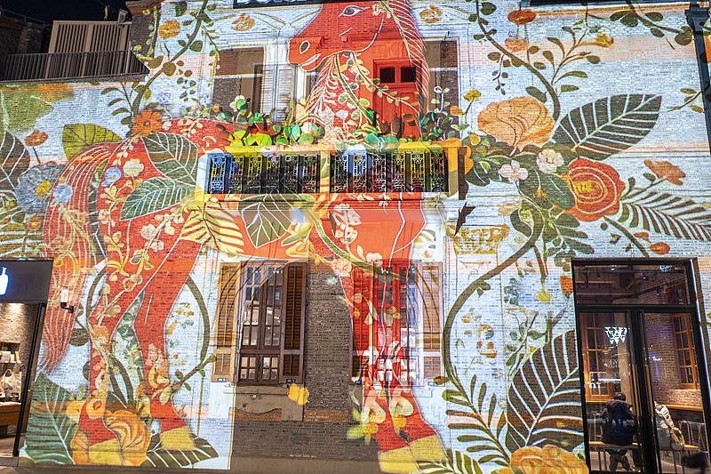 上海市で春節を祝うライトアップイベント