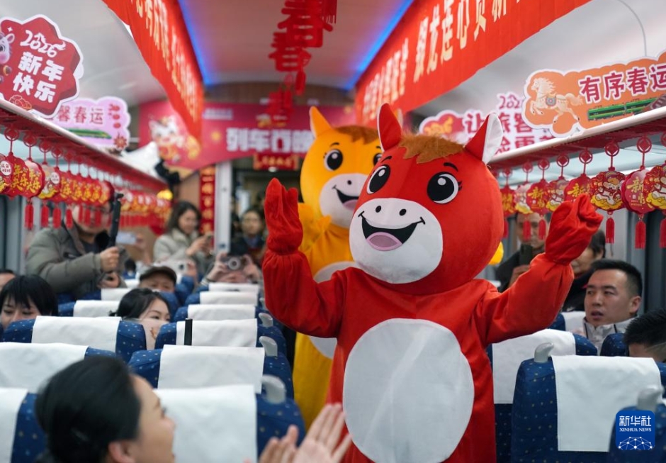 帰省する乗客を楽しませる列車内の年越しイベント