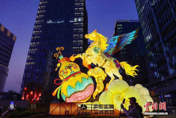 テクノロジーがランタンを彩る上秦淮ランタンフェスティバルが華やかに開幕　江蘇省南京