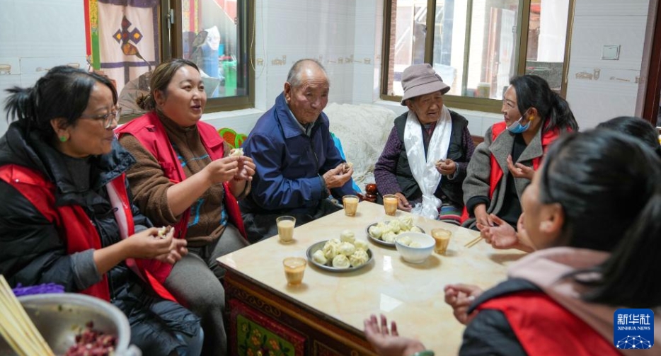 雷鋒の精神を継承したボランティアサービス　西蔵・拉薩