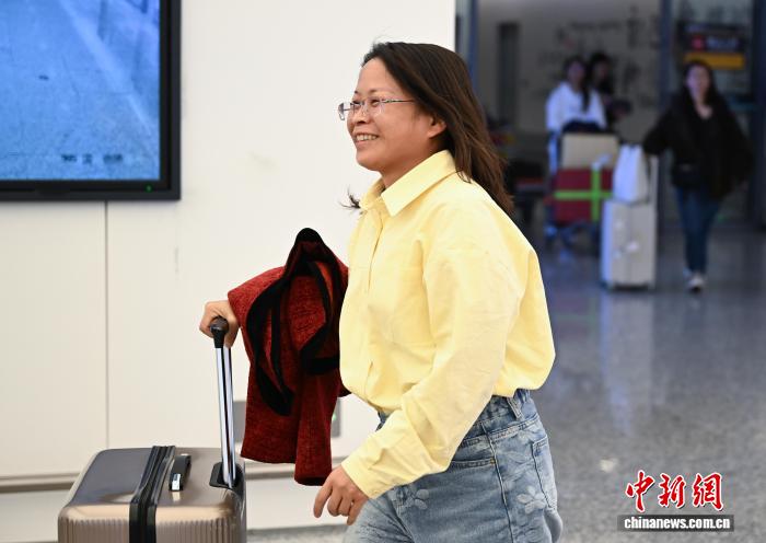 ドバイ-杭州線の運航再開、中国人数百人が無事帰国