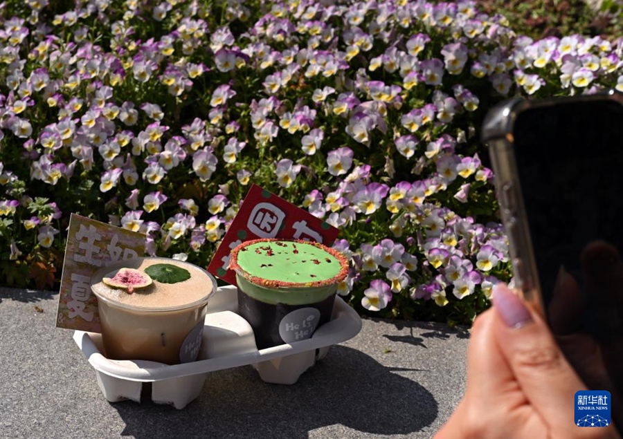 コーヒーの香り漂う春の静安　上海市