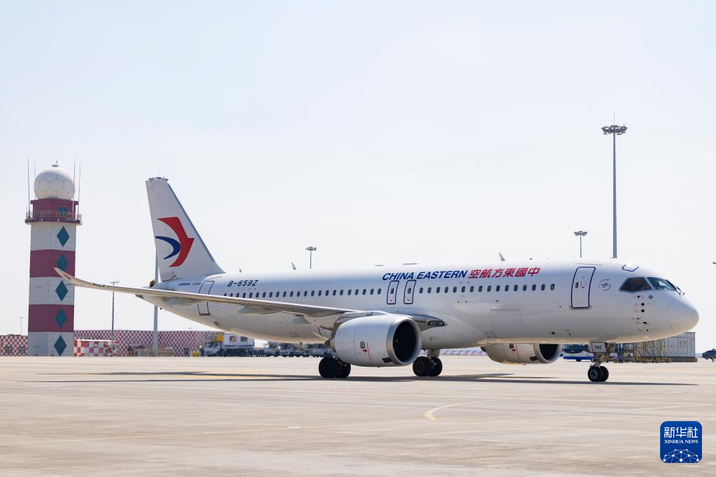 東方航空C919型機が哈爾浜-上海線に就航