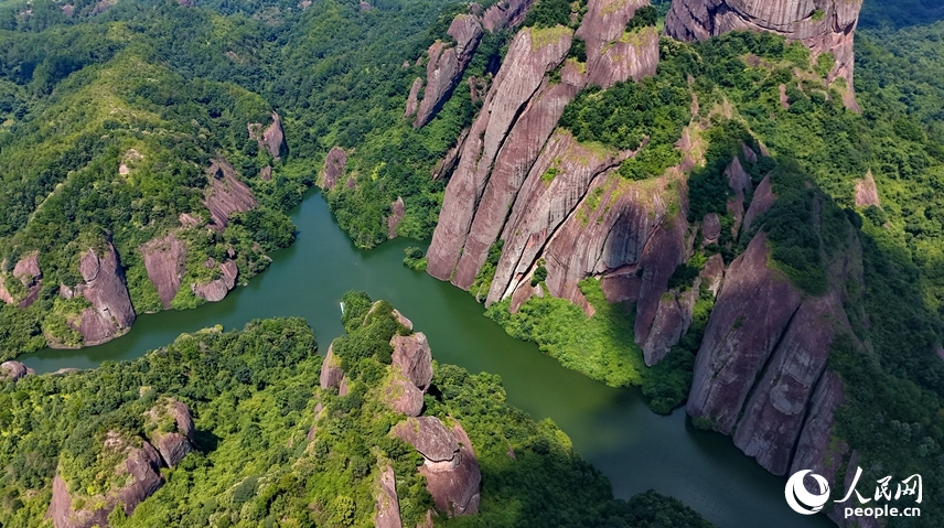 人々を魅了する澄んだ水と緑豊かな山々の絶景　江西省会昌