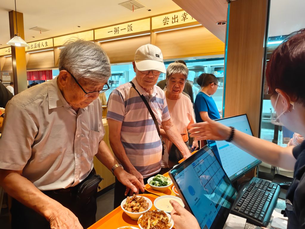 8月25日正午に撮影した湖北省武漢市青山区の青宜居コミュニティにある食堂「好味到」(撮影・朱高祥)。
