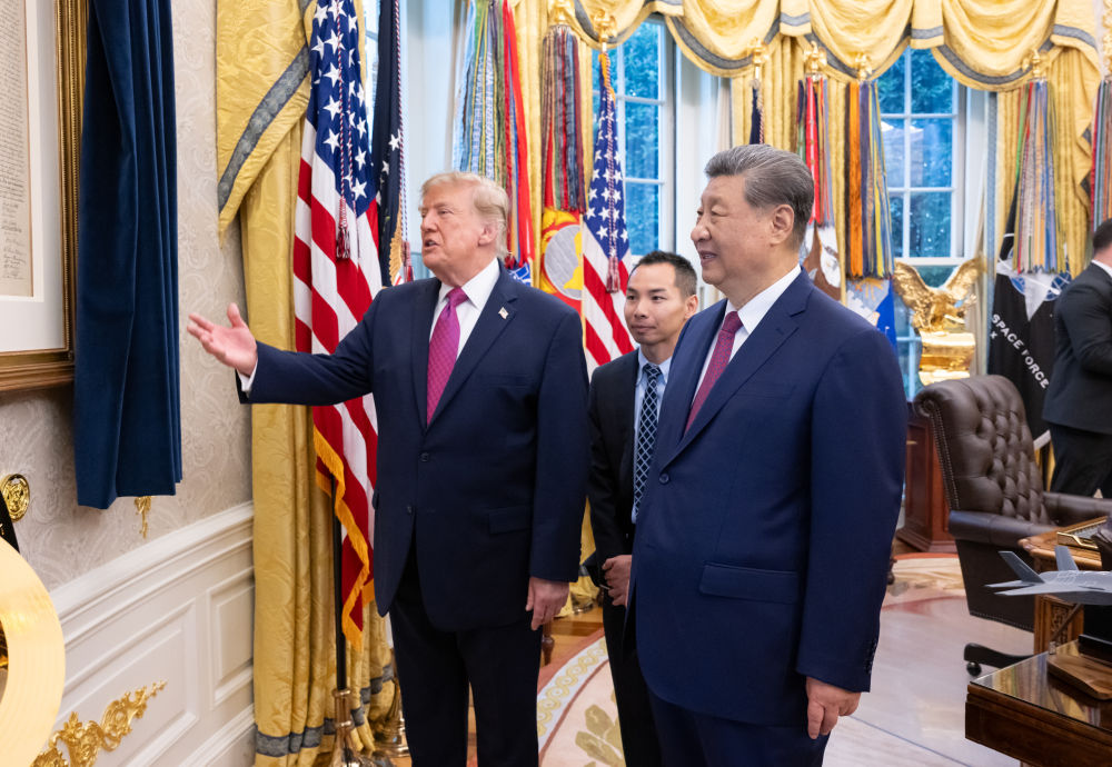 習近平国家主席とトランプ米大統領、少人数で交流