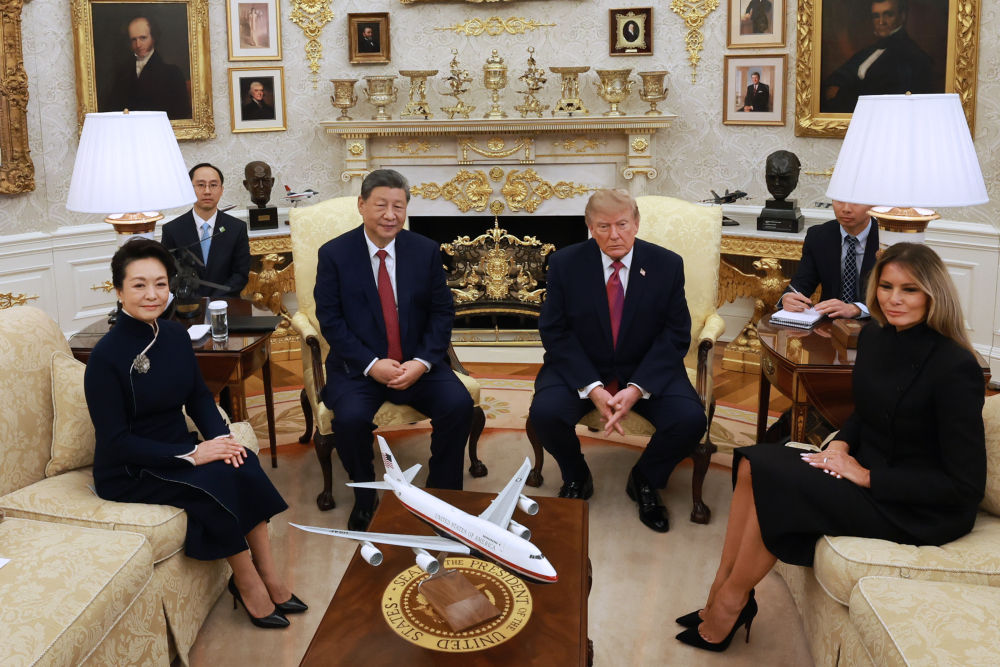 習近平国家主席とトランプ米大統領、少人数で交流